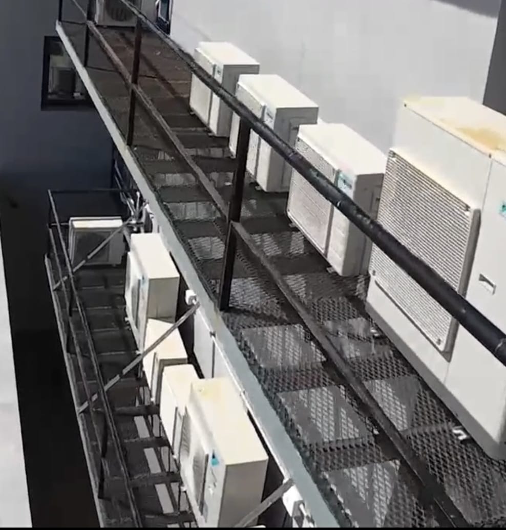 Venta Mayorista — Stock permanente, importación directa y condiciones especiales para instaladores y desarrolladores.